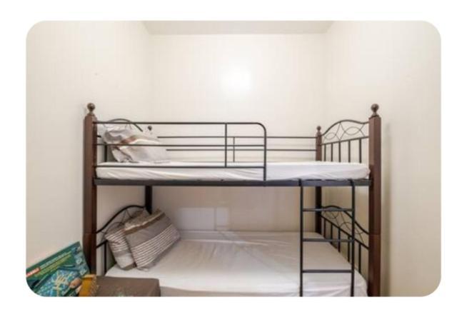 Hostel Benjamin's Crib Staycation *